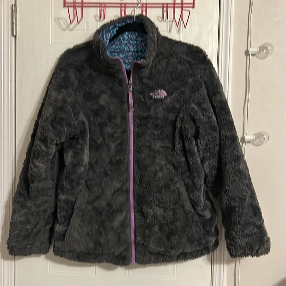 The North Face girl’s Mossbud Swirl Blue Gray Reversible Coat